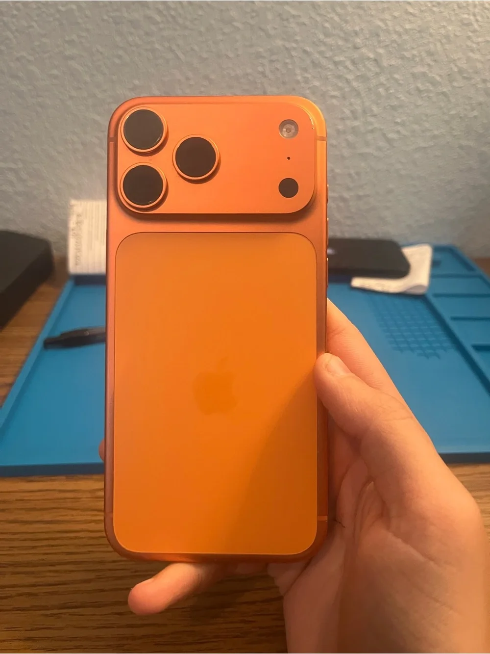 iPhone 17 Pro Max 256GB Orange AT&T Locked – 100% Battery – AS IS - READ